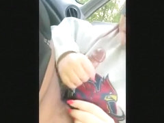 Blindfolded white girl gives her black bf a spit blowjob in the car