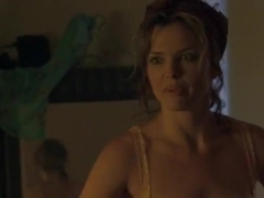 Dina Meyer,Angela Featherstone in Federal Protection (2002)