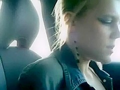 Hot girl squirts in car