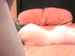 Banging a slut in a threesome in amateur porn webcam vid