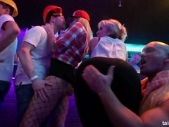 Bi pornstars gets pussies licked in public