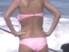 candid beach teen spy jiggly huge tits 19