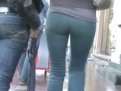 Hidden street cam shot of a perky and big ass in tight jeans