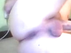 Amateur gay bloke fondles his ass ring