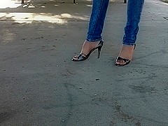 who loves sexyfeet in heels